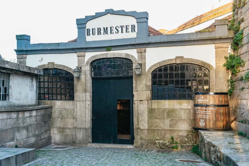 Porto: Bridges Cruise with Wine Cellar Tour or Sunset Option - Who should book this Douro cruise?