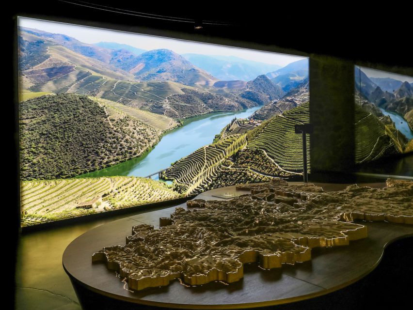 Porto: Cálem Cellar Tour, Fado Show & Wine Tasting - The two-port tasting