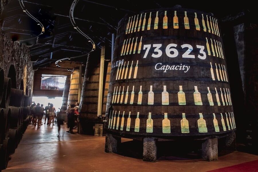 Porto: Cálem Cellar Tour, Interactive Museum & Wine Tasting - Timing, languages, and practical details