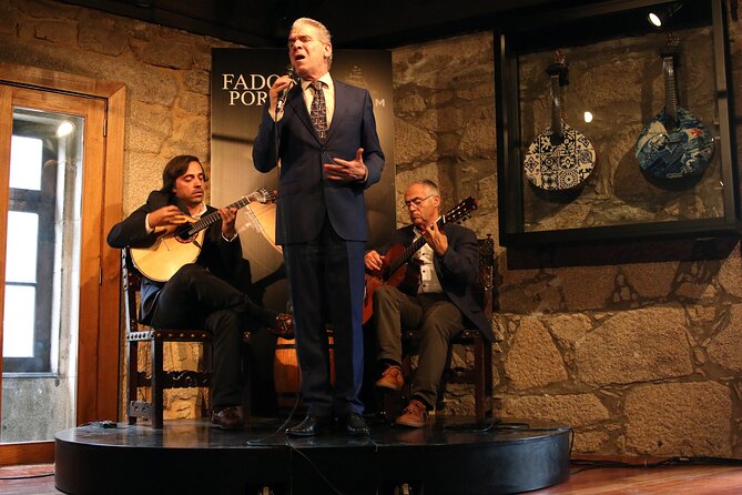 Porto: Cálem Cellar Tour, Live Fado Show and Wine Tasting - What you actually taste: white and tawny port
