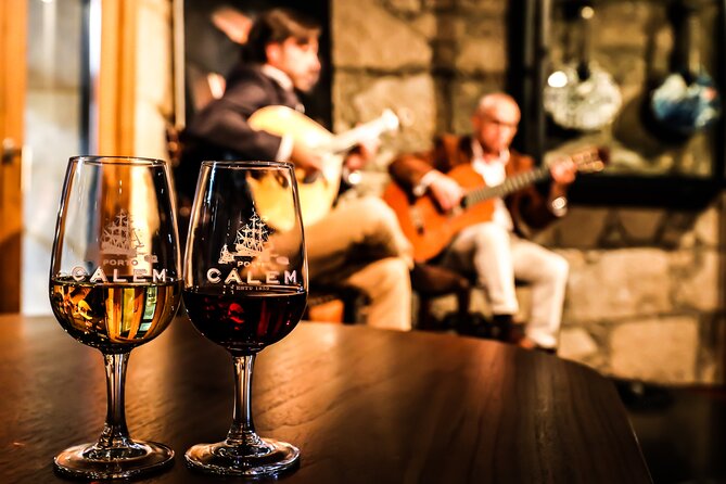 Porto: Cálem Cellar Tour, Live Fado Show and Wine Tasting - A quick tour, not a private cellar experience