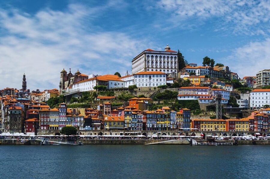 Porto: City Center Walking Tour - São Bento Station and Portugal in tile