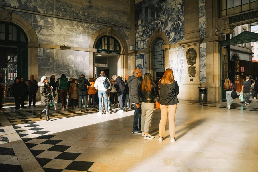 Porto: City Center Walking Tour - St Francis Church and its darker side