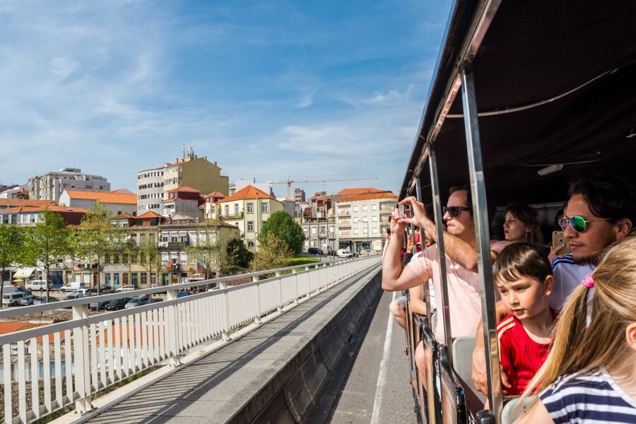 Porto: City Train Tour, River Cruise & Wine Cellar - Key points at a glance
