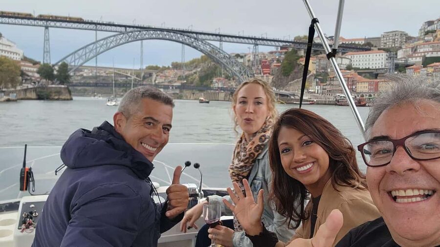 Porto: City Views or Sunset Tour with Drinks - Setting out on the Douro