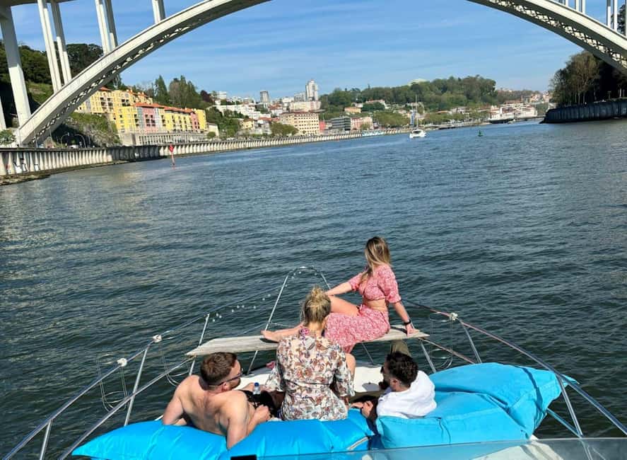 Porto: City Views or Sunset Tour with Drinks - Meeting the boat at Marina da Afurada