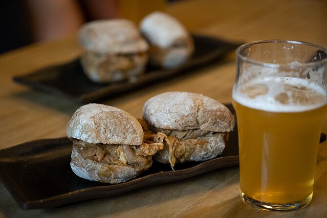 Porto Craft Beer Tour: 7 Beers + 3 Food Pairings in a Small Group - Mercado do Bolhão brings food and city life into the route
