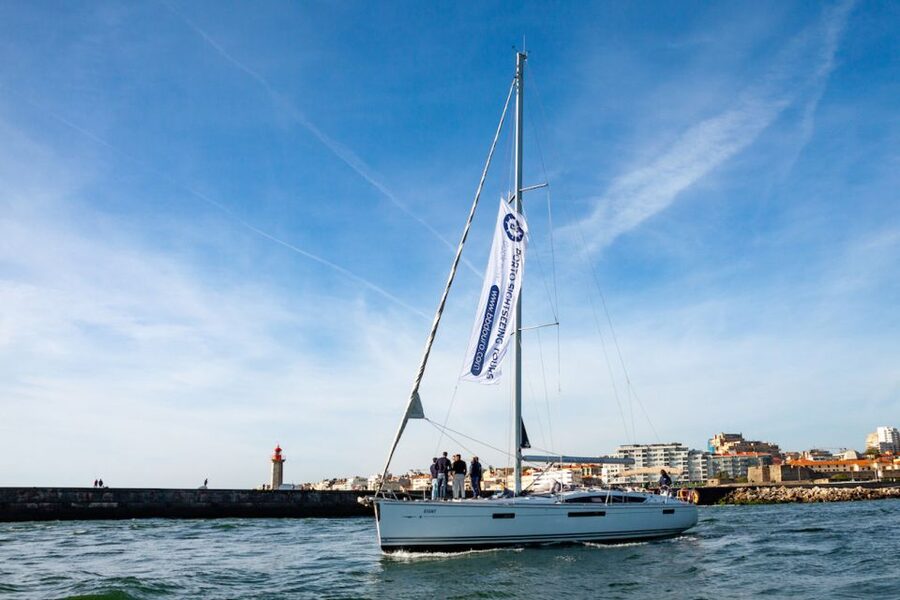 Porto: Daytime or Sunset Douro River Sightseeing Cruise - The boat, group size, and onboard feel