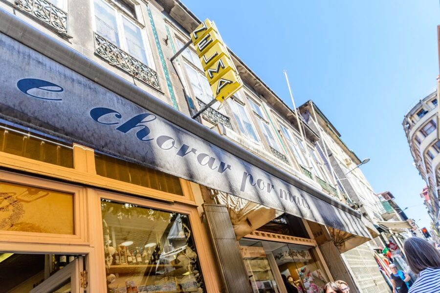 Porto: Delicious Food and Wine Walking Tour - Guides who add more than a food list