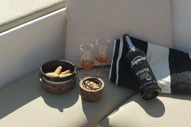Porto: Douro River Boat Cruise with Port Wine and Snacks - What this Porto boat trip is really like