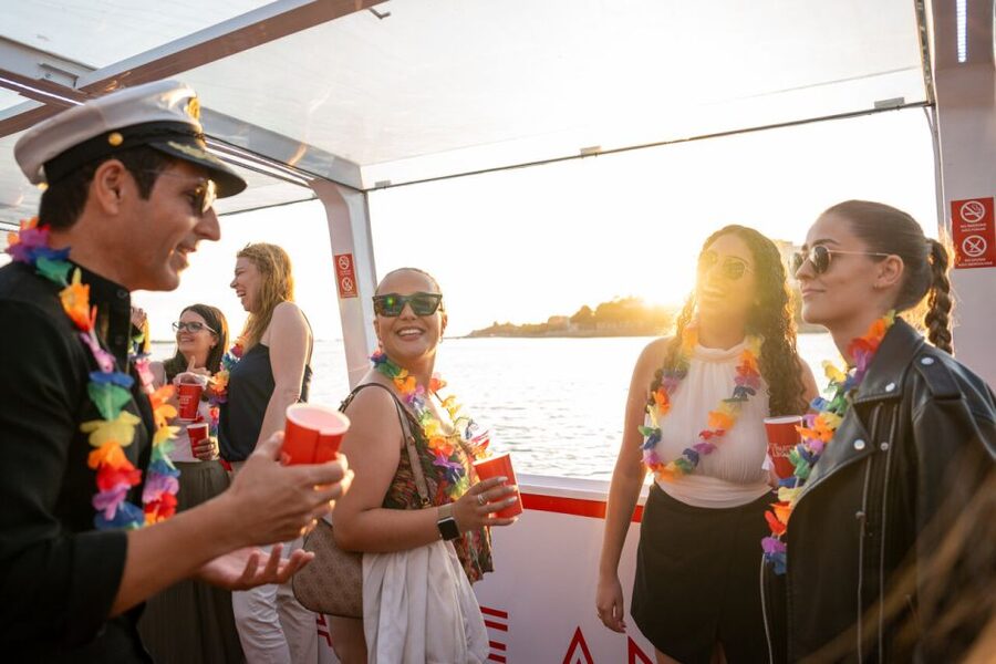 Porto: Douro River Party Boat with Sunset Option & 6 Bridges - The First Look at Porto and Gaia