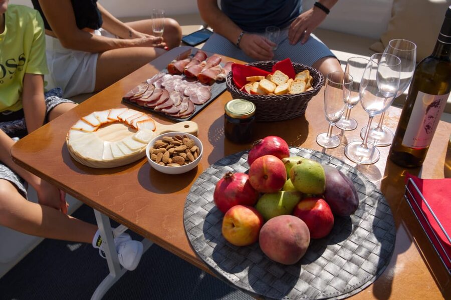 Porto: Douro Valley & Amarante Wine, Food & River Tour - A traditional quinta and Port wine in the Douro Valley