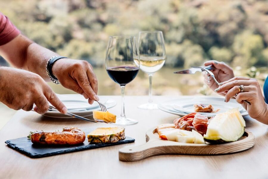 Porto: Douro Valley Full-Day Boat, Train, and Lunch Tour - Key points at a glance