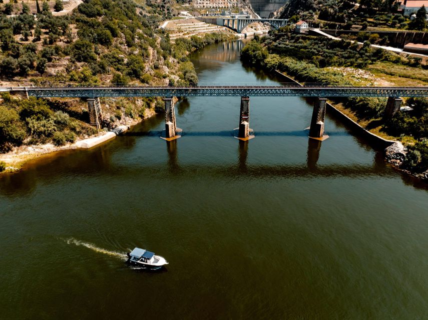 Porto: Douro Valley Full-Day Boat, Train, and Lunch Tour - The Douro by boat from Pinhão