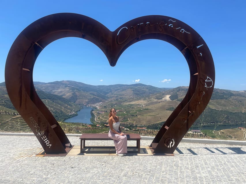 Porto: Douro Valley Wine Tour with a Sommelier & Boat Trip - Leaving Porto for the Vinho Verde country