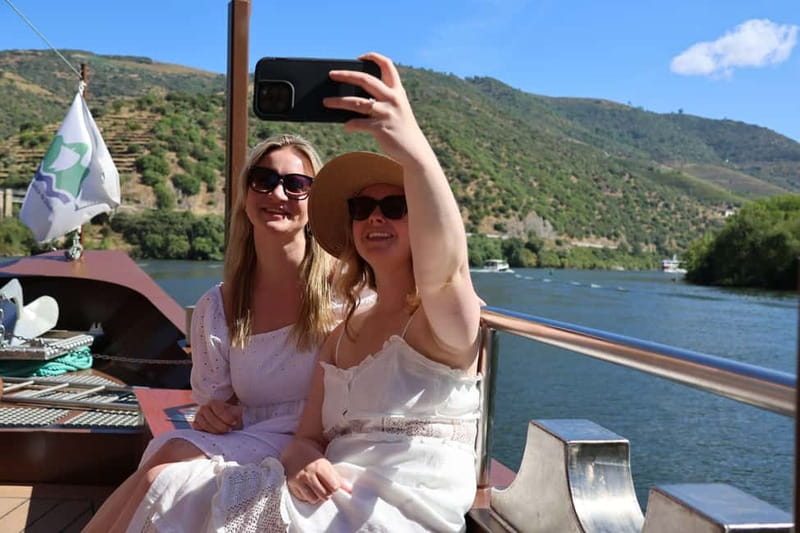 Porto: Douro Valley with Small Wineries, Lunch and Boat Tour - The 75-minute ride from Porto to the valley