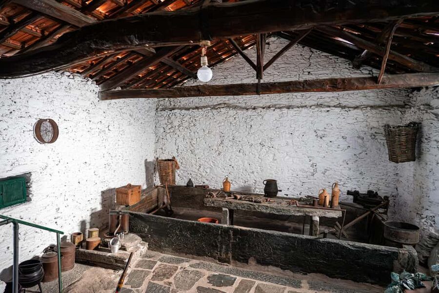 Porto: Douro Wine Tour with Lunch and River Cruise - Pinhão, lunch, and the Douro River