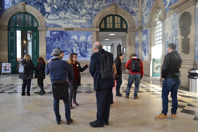 Porto Essential Walking Tour - Porto Cathedral and the lower city
