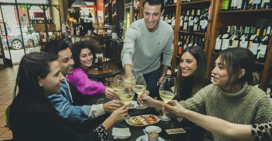 Porto: Evening Local Food Crawl with Drink Pairings - First tastes: Portuguese petiscos in small portions