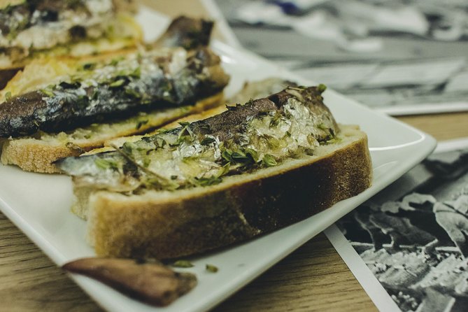 Porto Food and Local Drinks Evening Tour by Food Lover Tour - Starting at Praça de Carlos Alberto