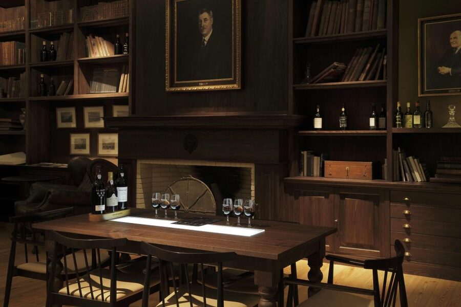 Porto: Graham's Port Lodge Tour & Vintage Room Wine Tasting - Family history and the Port-making story