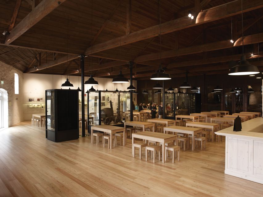 Porto: Graham's Port Lodge Tour with Premium Wine Tastings - Why Graham’s Lodge Is Worth Your Time