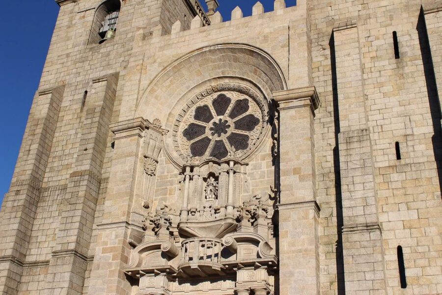 Porto: Guided Walking Tour and Lello Bookshop - Key details to know before you book