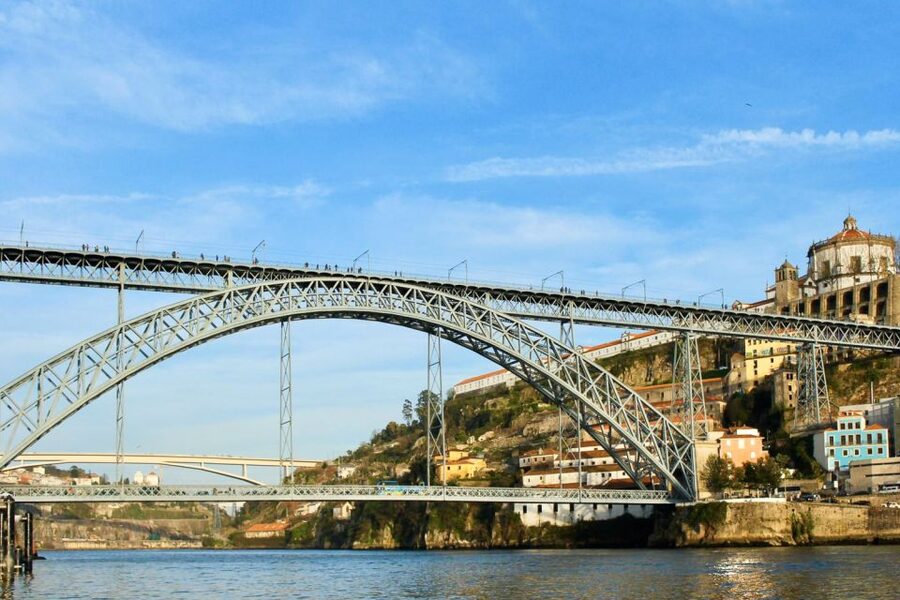 Porto: Guided Walking Tour and Lello Bookshop - Porto’s old streets and the story of the rabelo boats