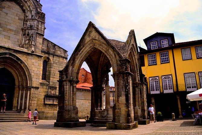 Porto: Guimaraes & Braga Small Group Tour with Lunch and Tickets - Why this makes sense from Porto