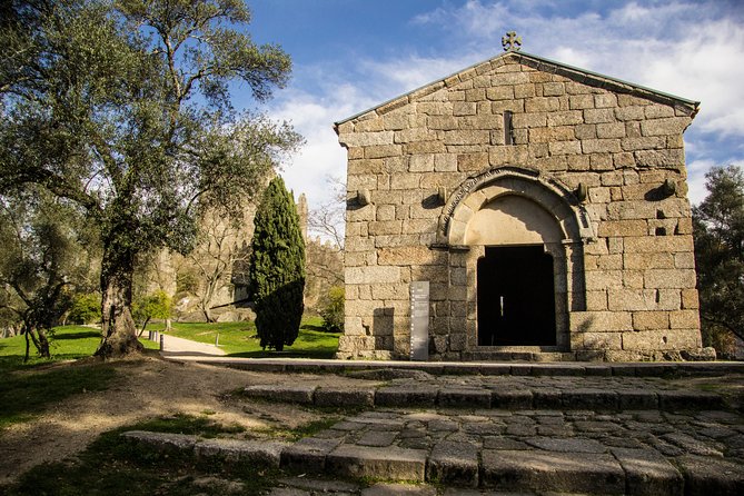 Porto: Guimaraes & Braga Small Group Tour with Lunch and Tickets - Guimarães Castle and Portugal’s beginnings