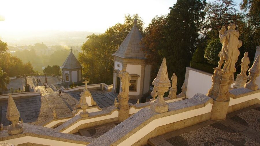 Porto: Guimarães & Braga Tour with Entry Tickets and Lunch - Key points to know before booking