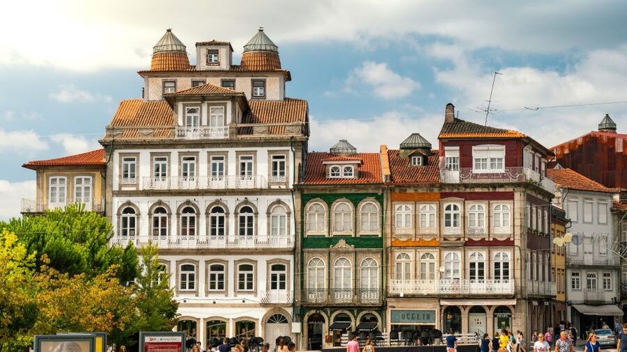 Porto: Guimarães & Braga Tour with Entry Tickets and Lunch - Transport, timing, and walking reality