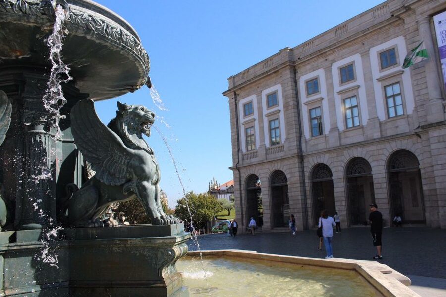 Porto: Historic City Center Walking Tour - Livraria Lello, gardens, and the route between landmarks
