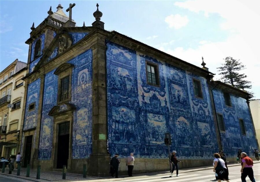 Porto: Historic City Center Walking Tour - What the guides add to the three hours