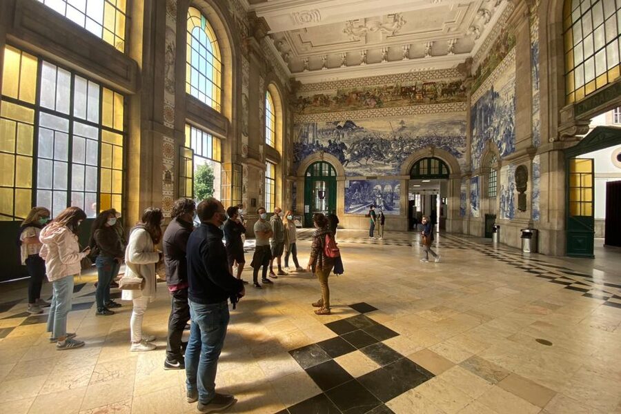 Porto: Historical Center Walking Tour - São Bento Station and Porto’s changing city center