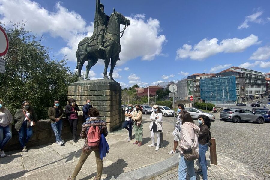 Porto: Historical Center Walking Tour - Starting in Sé, where Porto feels oldest
