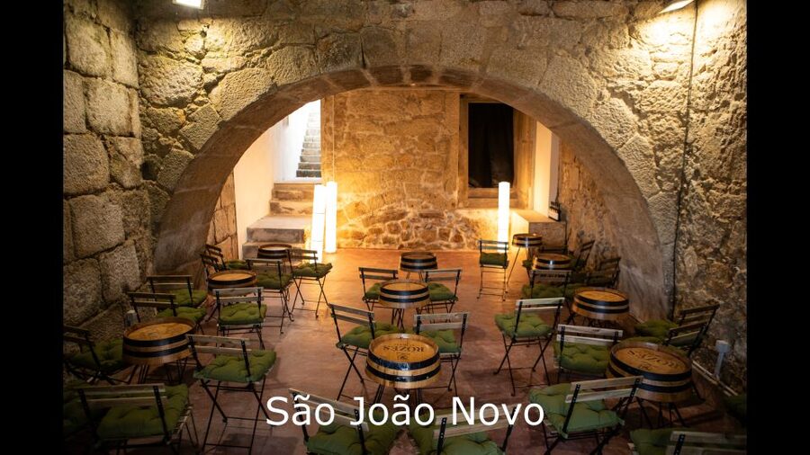 Porto: Live Fado Show with Glass of Port Wine - Port wine adds a distinctly Porto touch