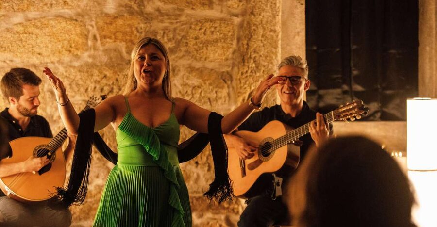 Porto: Live Fado Show with Glass of Port Wine - How the one-hour schedule fits your evening