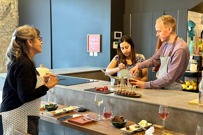 Porto Local Market Visit & Cooking Class / Showcooking - The five-minute metro ride across Porto