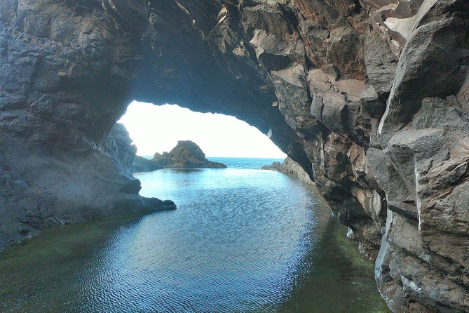 Porto Moniz, Seixal, Fanal Forest, Cliff Skywalk in Open Roof 4X4 - Fanal Forest and the old laurel trees