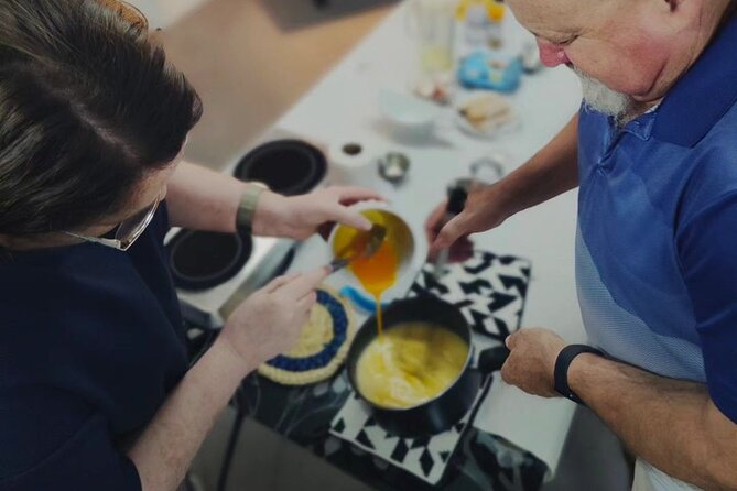 Porto: Pastel de Nata Cooking Class with Porto Wine (Sé do Porto) - Baking and tasting the finished pasteis