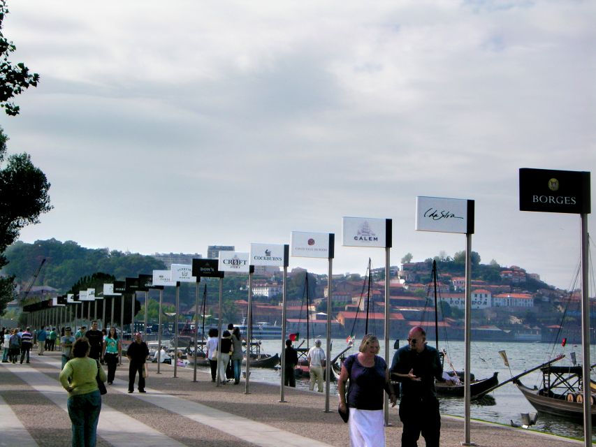 Porto: Port and Douro Wine Walking Tour with 9 Tastings - Solar dos Dragos and the final tasting