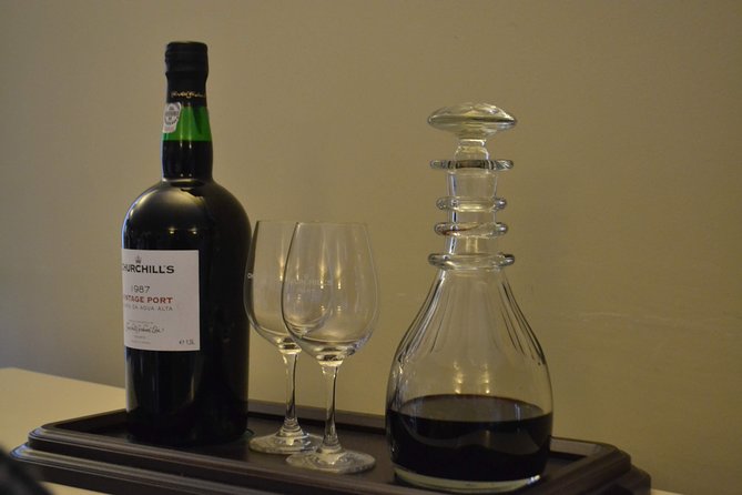 Porto: Port and Douro Wine Walking Tour With 9 Wine Tastings - Nine tastings, and why lunch matters