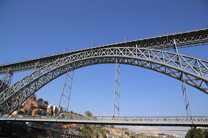 Porto: Private tour in the Douro (1 to 4 people) on a boat just for you - Why a private Douro cruise works so well in Porto