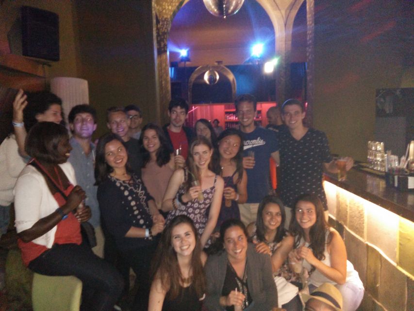 Porto: Pub Crawl with 6 Drinks and VIP Club Entry - Starting at Praça Gomes Teixeira at 10:30 p.m.