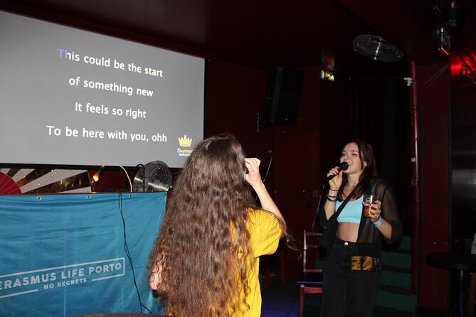 Porto Pubcrawl: 5h,7 Drinks,4 bars &Skip the line Club Entry - The guides make the difference