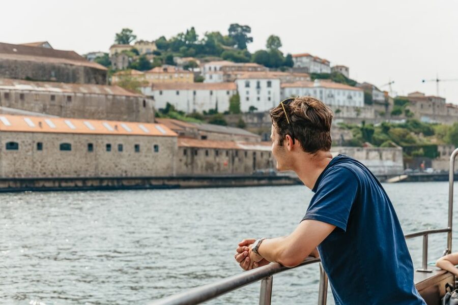 Porto: River Douro 6 Bridges Cruise - Finding the best seat for views and sound