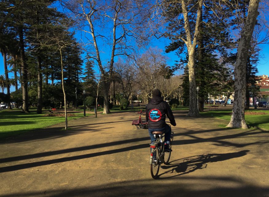 Porto: Riverside Panoramic E-Bike Tour - Castelo do Queijo and the coastal turn