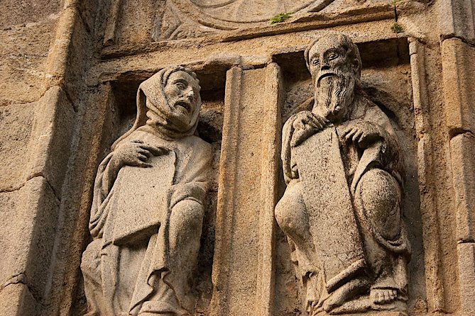 Porto: Santiago de Compostela and Valença do Minho Day Trip - One hour for lunch and independent exploring