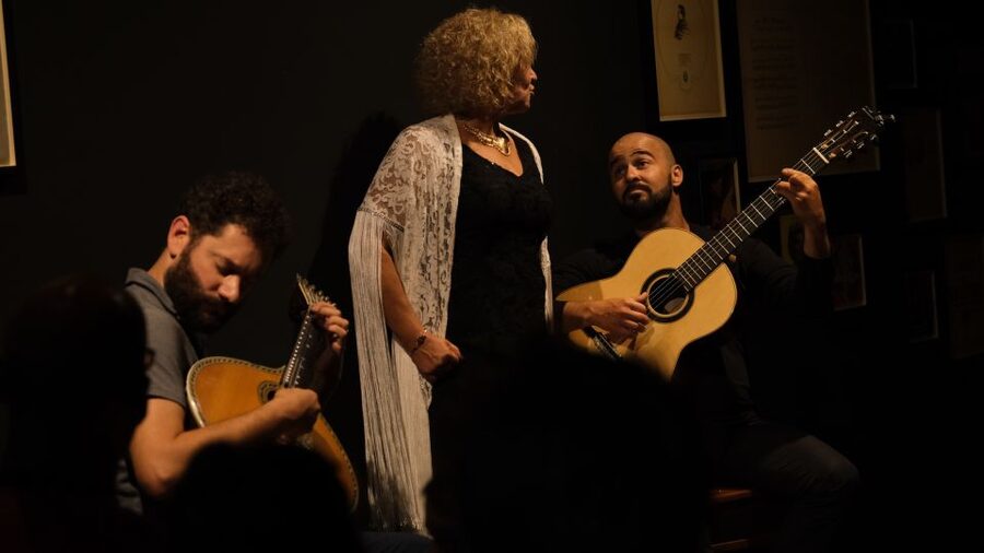 Porto: The highest-rated traditional fado concert (downtown) - What the small room adds, and what it takes away